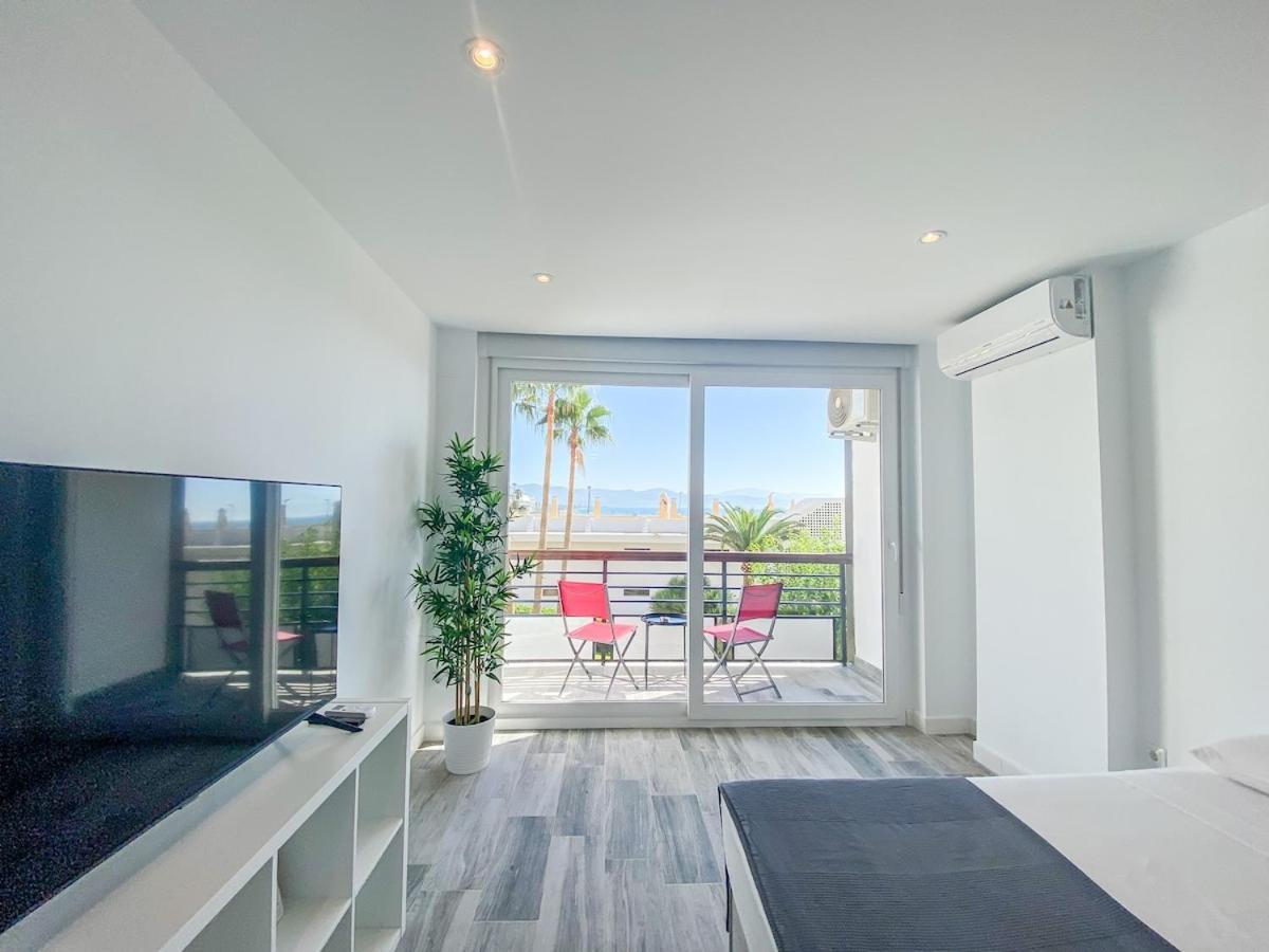 Wifi, Terraza, Piscina Y Acceso Privado A La Playa Apartment Торемолинос Екстериор снимка